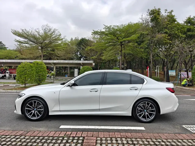 BMW 3 Series — Фото автомобиля 7