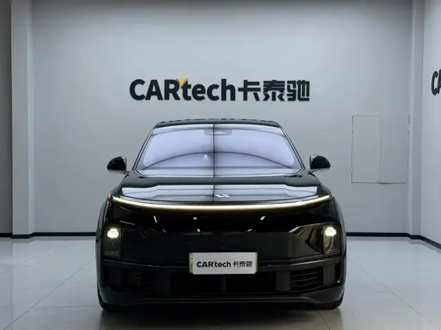 Li Auto L9 — Фото автомобиля 12