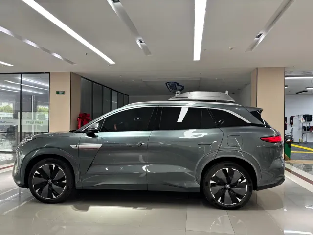 BYD Tang L — Фото автомобиля 10