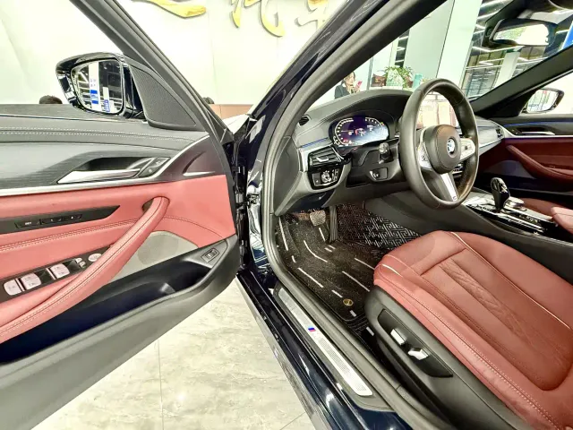 BMW 5 Series — Фото автомобиля 13