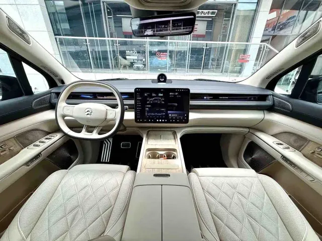 Nio ES8 — Фото автомобиля 8