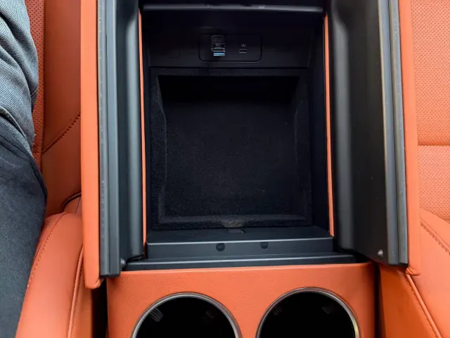 Li Auto L8 — Фото автомобиля 19