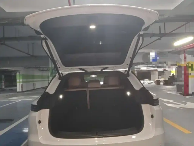 Li Auto i6 — Фото автомобиля 18