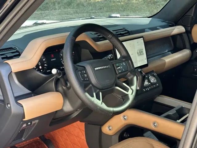 Land Rover Defender — Фото автомобиля 4
