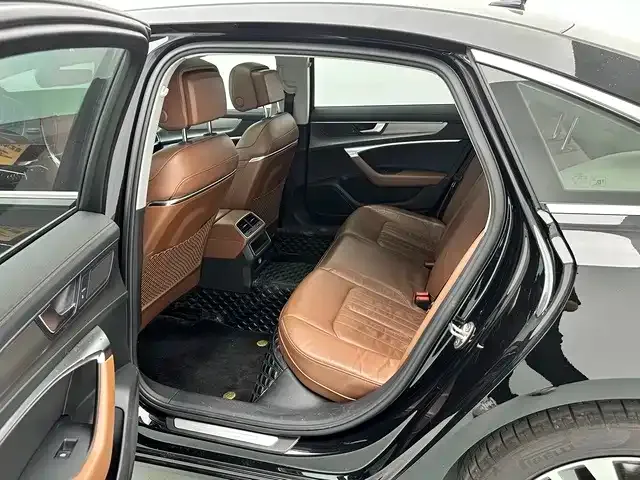 Audi A6L — Фото автомобиля 11