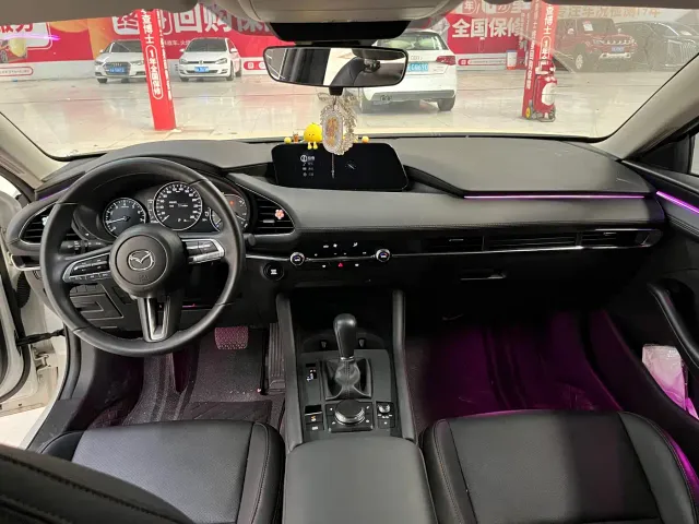 Mazda Axela — Фото автомобиля 6