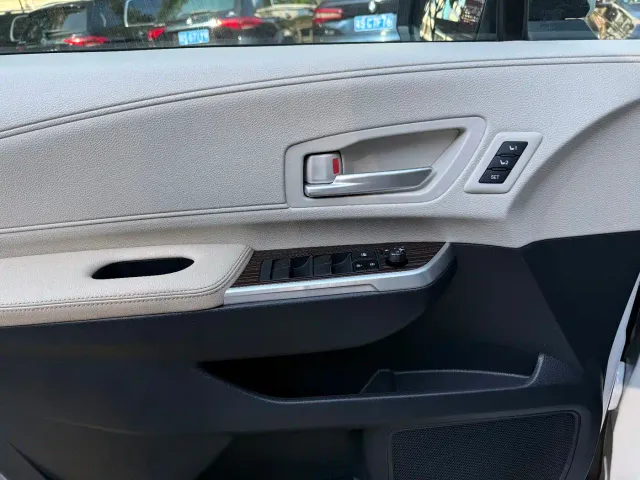 Toyota Granvia — Фото автомобиля 14