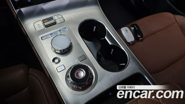 Genesis GV70 — Фото автомобиля 12