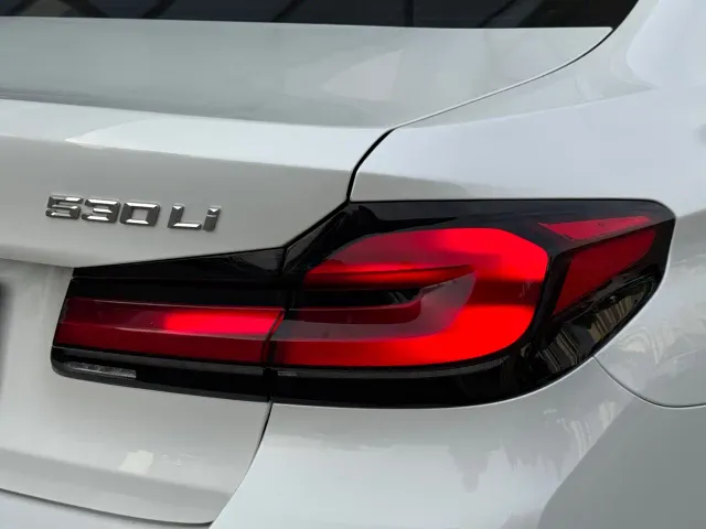 BMW 5 Series — Фото автомобиля 23