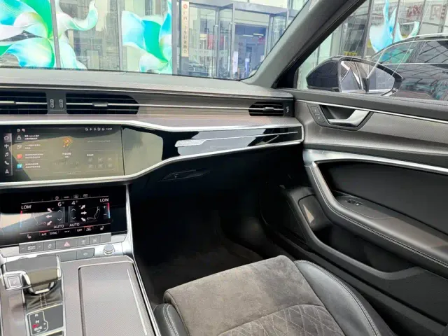 Audi A6L — Фото автомобиля 28