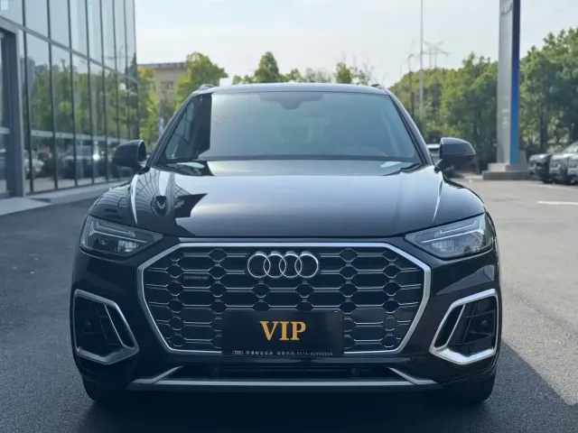 Фотография автомобиля — Audi Q5L