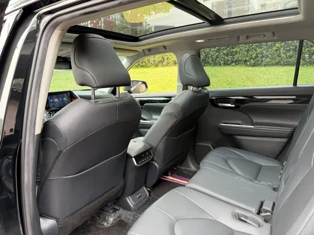Toyota Highlander — Фото автомобиля 11