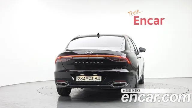 Hyundai Grandeur — Фото автомобиля 4
