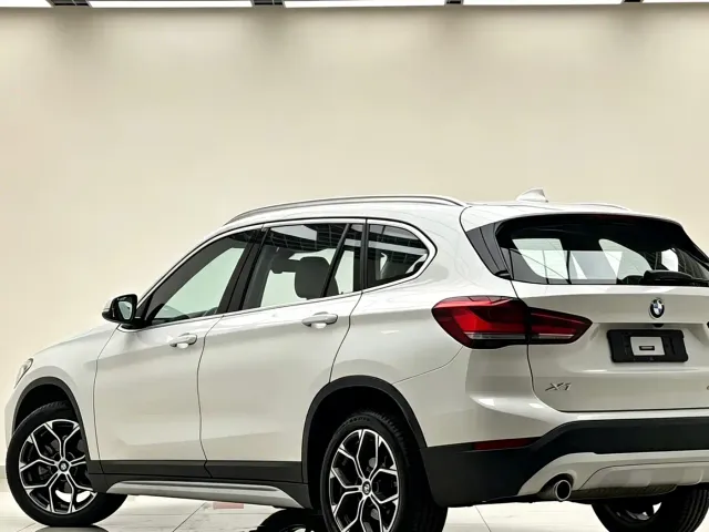 BMW X1 — Фото автомобиля 2