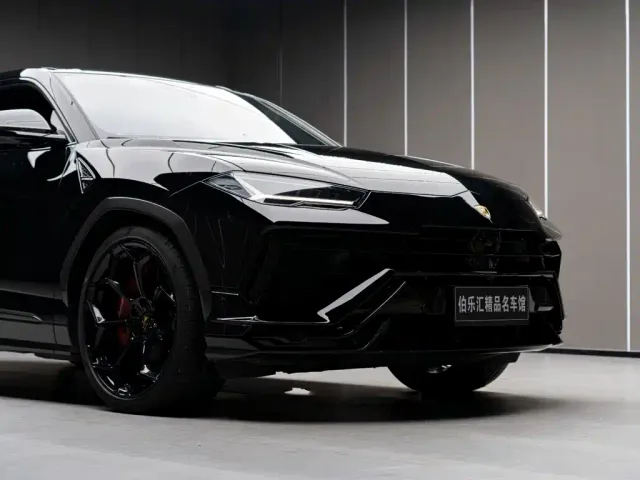 Lamborghini Urus — Фото автомобиля 4