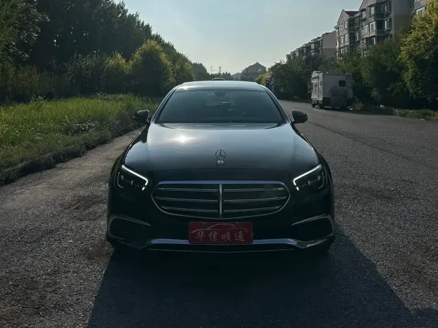 Mercedes-Benz E-Class — Фото автомобиля 2