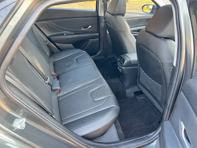 Hyundai Elantra — Фото автомобиля 14