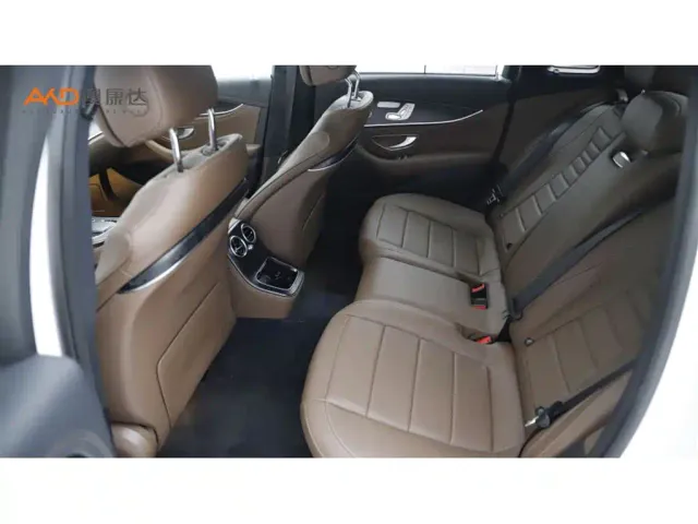 Mercedes-Benz E-Class — Фото автомобиля 7