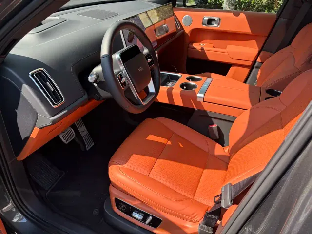 Li Auto L8 — Фото автомобиля 5