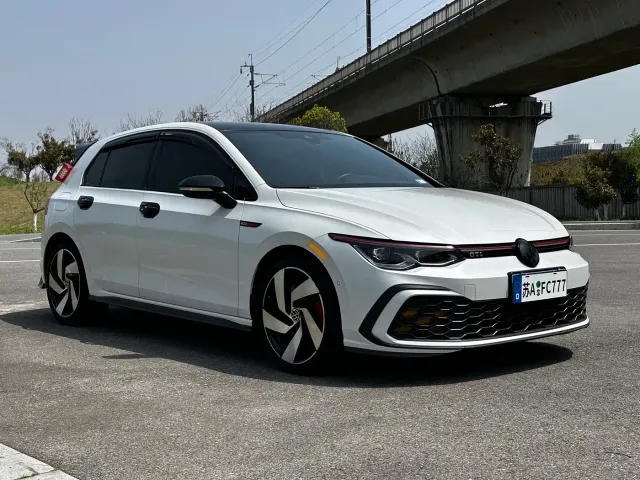 Volkswagen Golf GTI 2021 380TSI DSG GTI — Фото автомобиля 3