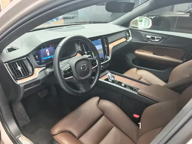 Volvo S60 — Фото автомобиля 5