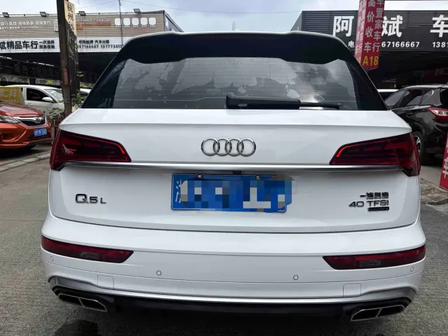 Audi Q5L — Фото автомобиля 3