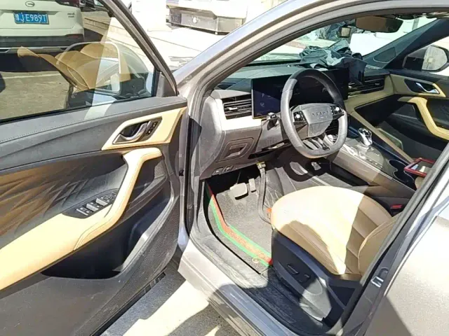 Roewe RX5 — Фото автомобиля 15