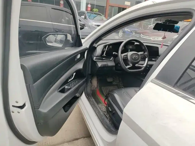 Hyundai Elantra — Фото автомобиля 15