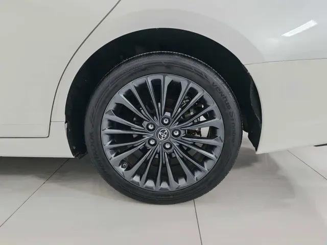 Toyota Avalon — Фото автомобиля 16