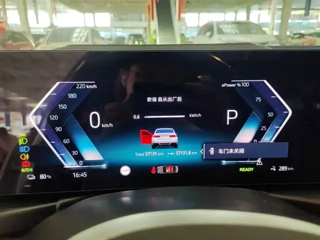 BMW i3 — Фото автомобиля 11