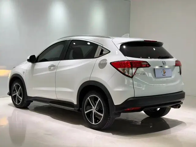 Honda Vezel — Фото автомобиля 4