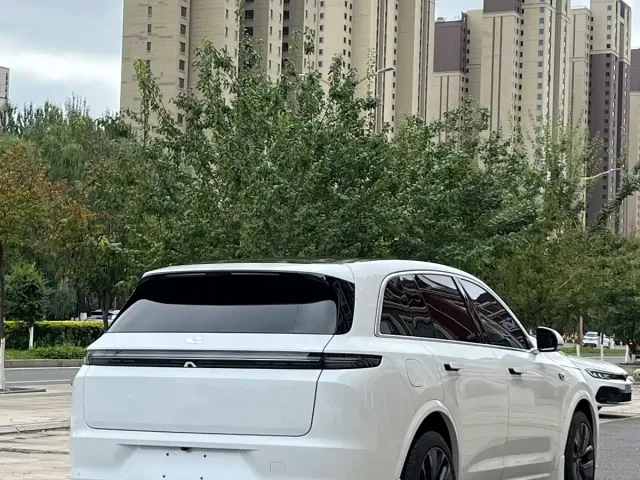 Li Auto L7 — Фото автомобиля 9
