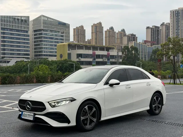 Фотография автомобиля — Mercedes-Benz A-Class