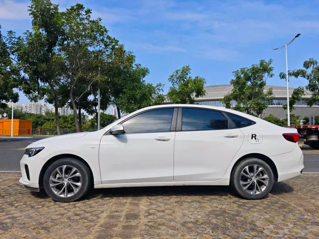 Buick Verano — Фото автомобиля 4