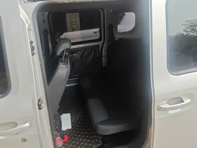 Wuling Zhiguang NEV — Фото автомобиля 10