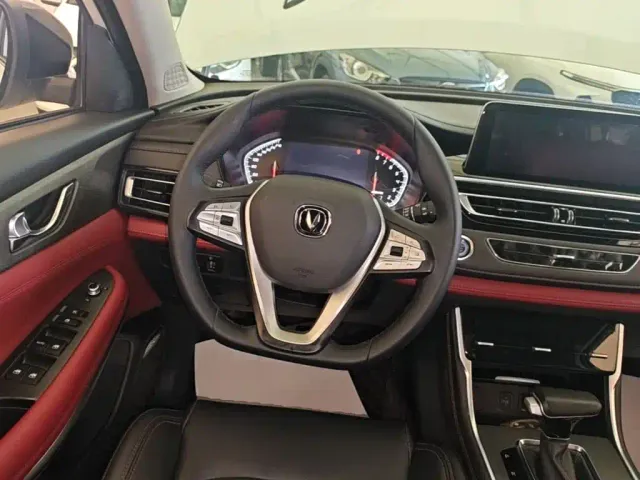 Changan CS75 — Фото автомобиля 10