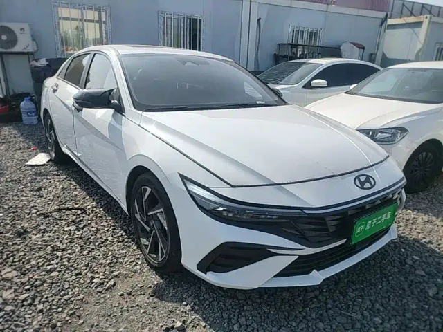 Hyundai Elantra — Фото автомобиля 3
