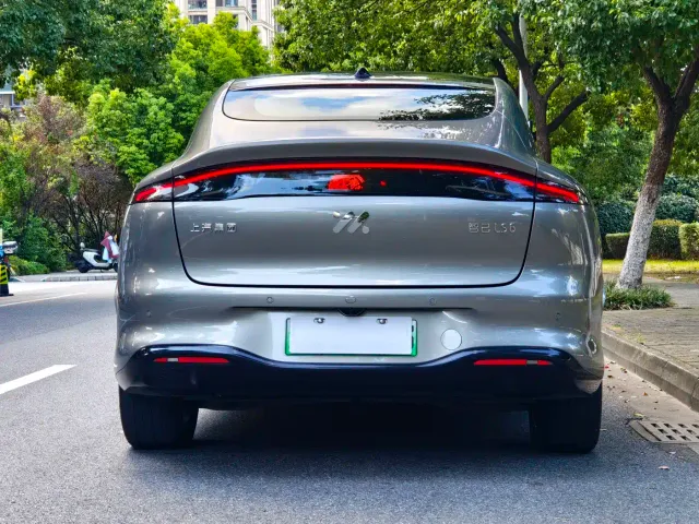 IM Motors LS6 — Фото автомобиля 17