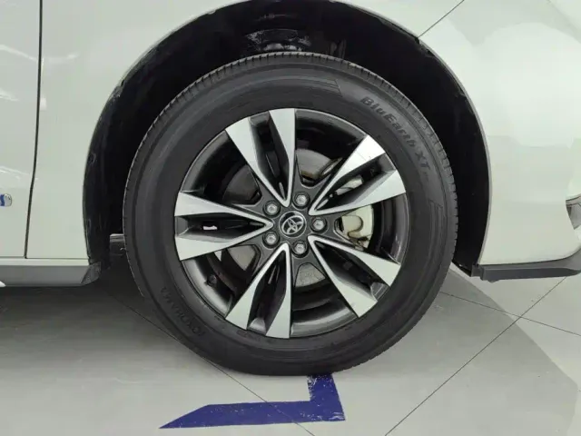 Toyota Granvia — Фото автомобиля 6