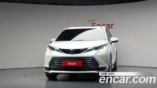 Toyota Sienna Generation 4 — Фото автомобиля 2