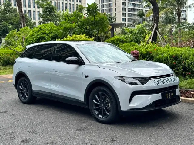 Leapmotor C11 — Фото автомобиля 3