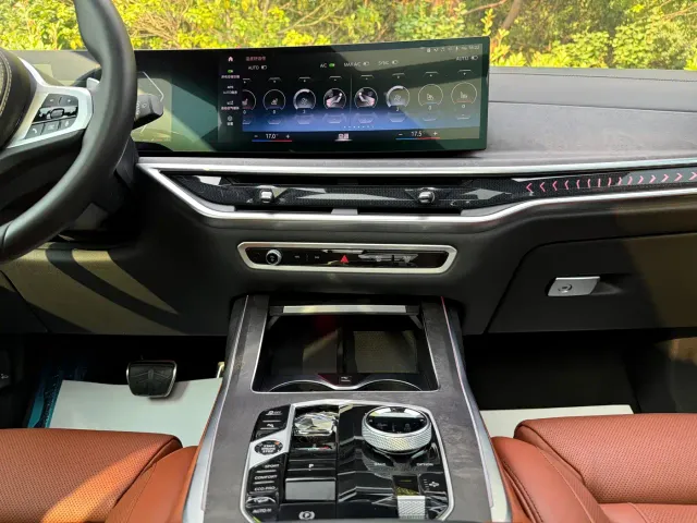 BMW X7 — Фото автомобиля 15