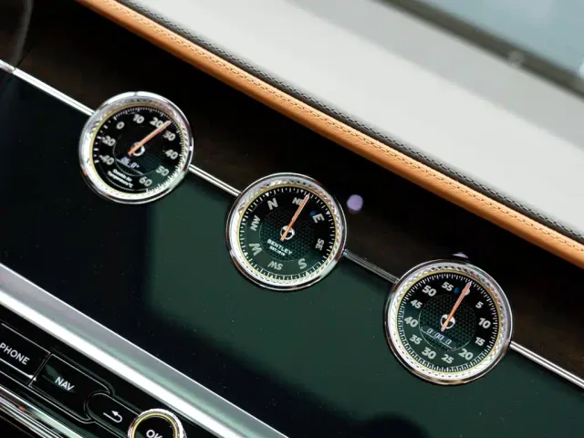 Bentley Flying Spur — Фото автомобиля 23