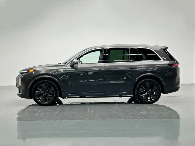 Li Auto L8 — Фото автомобиля 3