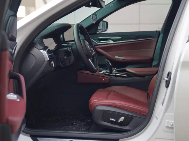 BMW 5 Series — Фото автомобиля 4