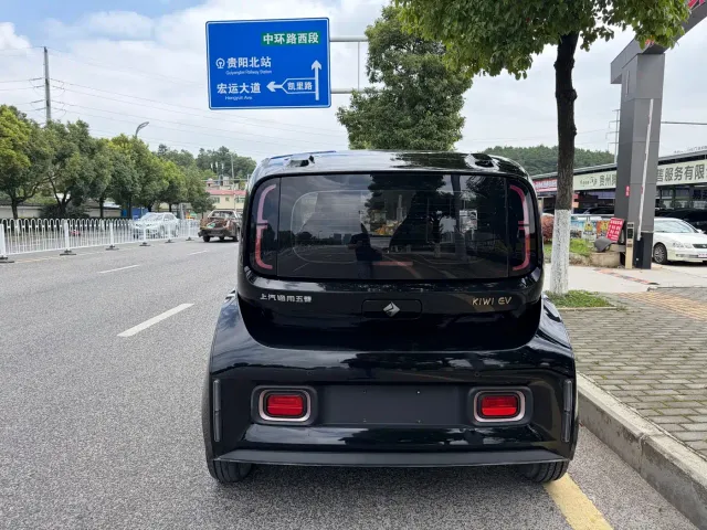 Baojun KiWi EV — Фото автомобиля 5