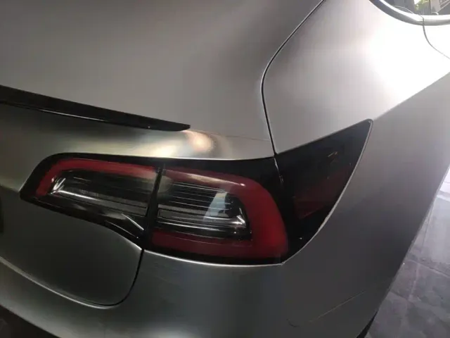 Tesla Model 3 — Фото автомобиля 7
