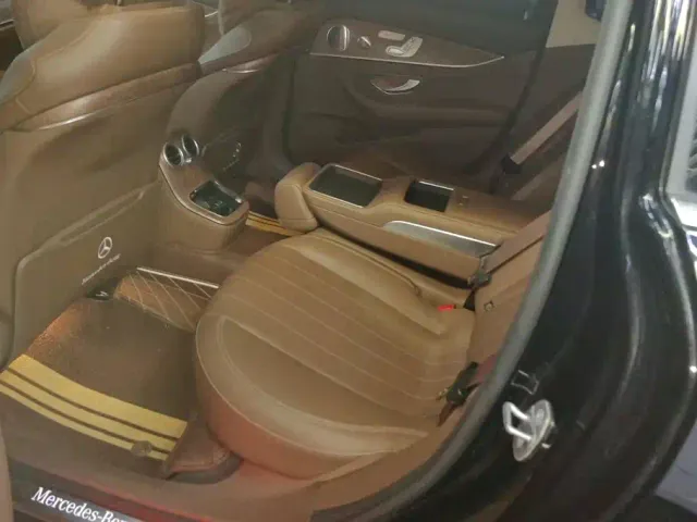 Mercedes-Benz E-Class — Фото автомобиля 11