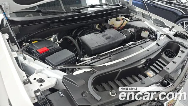 Cadillac Escalade Generation 5 — Фото автомобиля 6