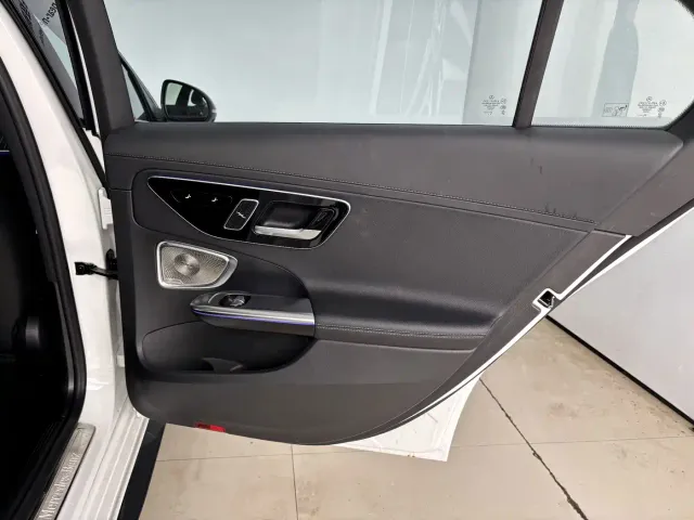 Mercedes-Benz C-Class — Фото автомобиля 23